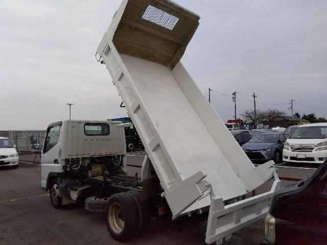 キャンターダンプ