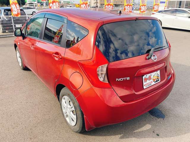 ���X�ł͌y�����Ԃ��畁�ʎԂ܂ŕ��L���I�[�����[�J�[�̎Ԏ�E�F�E�O���[�h��L�x�ɑ����Ă���܂��B