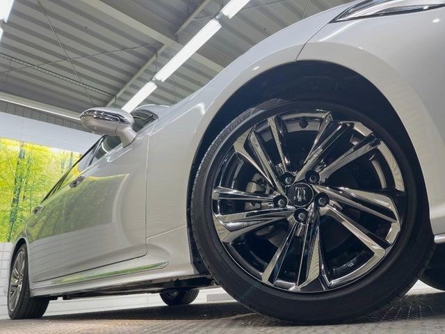 �y����18�C���`�A���~�z�C�[���z�O�ςɃ}�b�`���������A���~�z�C�[���𑕒����Ă���܂��B�e��ЊO�A���~�z�C�[����A�X�^�b�h���X�^�C�����戵�����Ă���܂��B���񂲑��k����������