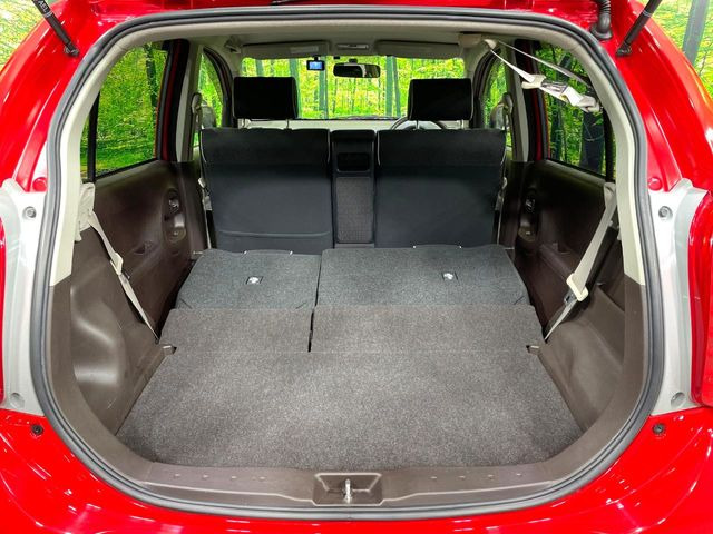 ���i�̂���������ʋ΁A���}���ɏ\���ȉ׎��X�y�[�X���m�ۂ��Ă���܂��B�Z�J���h�V�[�g��|���ƁA�傫�ȉו��̐ύڂ��\�ł���