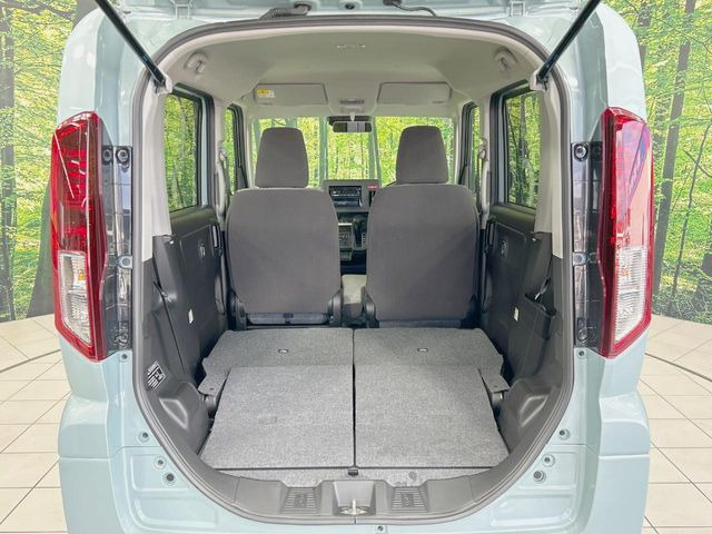 ���i�̂���������ʋ΁A���}���ɏ\���ȉ׎��X�y�[�X���m�ۂ��Ă���܂��B�Z�J���h�V�[�g��|���ƁA�傫�ȉו��̐ύڂ��\�ł���