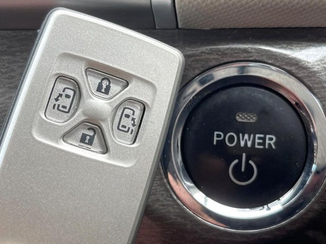 �y�L�[���X�X�^�[�g�V�X�e���z�J�o����|�P�b�g�ɓ��ꂽ�܂܂ł��h�A�̎{���E�������\�ȃX�}�[�g�L�[�𑕔��B�G���W���̃I���E�I�t�����J�M�����o���K�v����������Ƃ��Ă��֗��ł���c