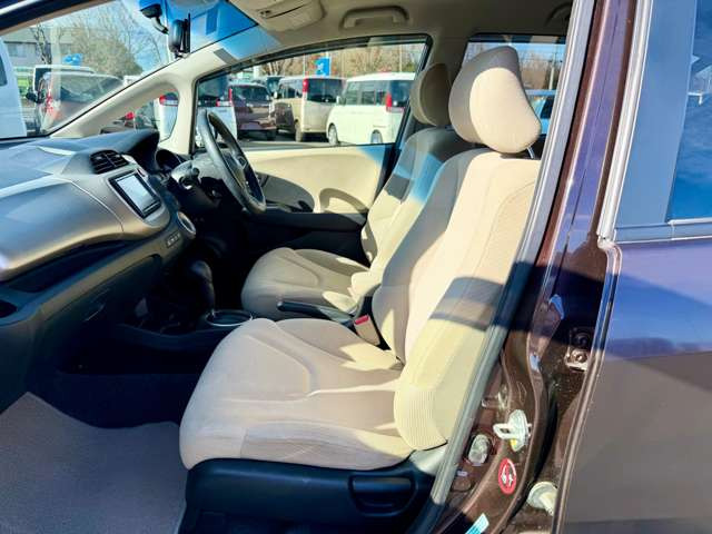 ���������ԑ����W�����ł�!���̋@��ɐ��񂲗��X������!