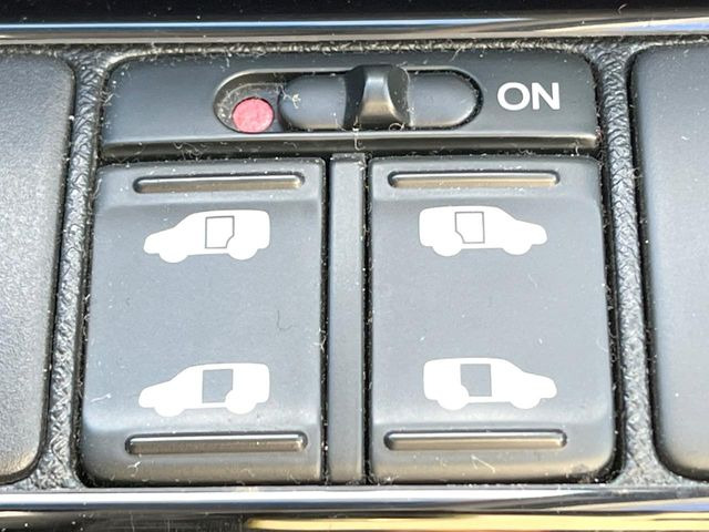 �y�����p���[�X���C�h�h�A�z�X�}�[�g�L�[��^�]�Ȃ̃X�C�b�`�Ō�ȗ����X���C�h�h�A�̊J���\���d��������͂����ăh�A���J����K�v�������A�����Ȃ��q�l�ł��ȒP�ɊJ���߂ł����K�ł���