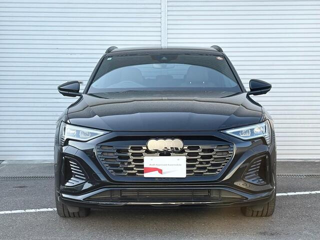 Q8 e-tron55 クワトロ Sライン 4WD