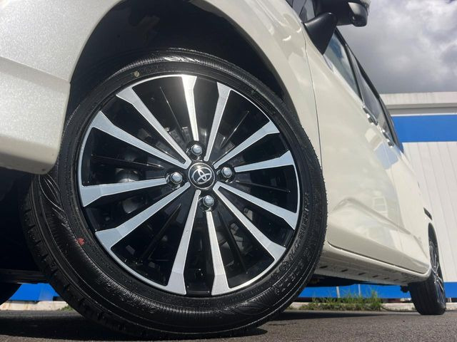 �y�����A���~�z�C�[���z�O�ςɃ}�b�`���������A���~�z�C�[���𑕒����Ă���܂��B�e��ЊO�A���~�z�C�[����A�X�^�b�h���X�^�C�����戵�����Ă���܂��B���񂲑��k����������