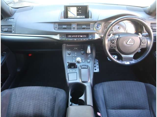 CT200h Fスポーツ