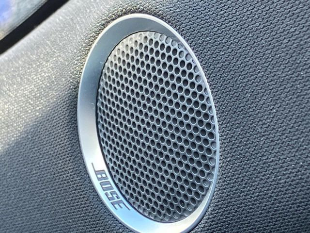 �yBOSE�T�E���h�V�X�e���z���[�J�[�I�v�V�����̍��i�ʃT�E���h�V�X�e���𓋍ځB��p�̃`���[�j���O���{���ꂽ�召�l�X�ȃX�s�[�J�[����ǎ��ȃT�E���h���t�ł��A�Տꊴ���ӂ�鉹����Ԃ����o���܂��B