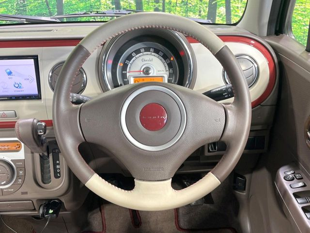 �y�����v�����X�e�A�����O�z�㎿�Ȋv���g�p���邱�ƂŁA��ɂ����������݂ƂĂ��^�]���₷���n���h���ł���