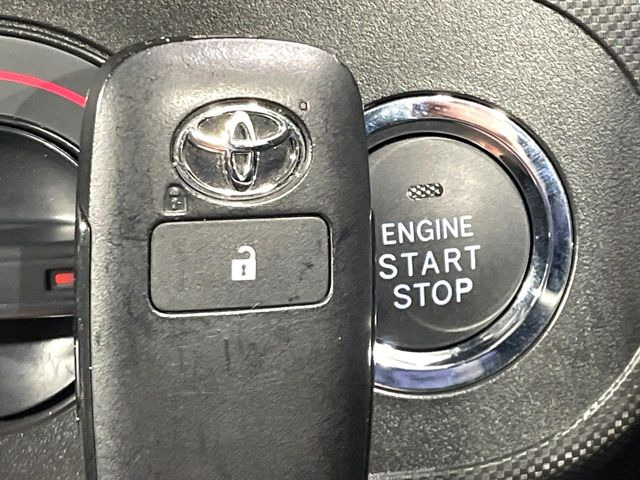 �y�X�}�[�g�L�[�z�J�o����|�P�b�g�ɓ��ꂽ�܂܂ł��h�A�̎{���E�������\�ȃX�}�[�g�L�[�𑕔��B�G���W���̃I���E�I�t�����J�M�����o���K�v����������Ƃ��Ă��֗��ł���