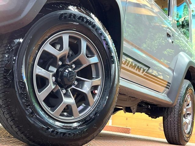 �y����15�C���`�A���~�z�C�[���z�O�ςɃ}�b�`���������A���~�z�C�[���𑕒����Ă���܂��B�e��ЊO�A���~�z�C�[����A�X�^�b�h���X�^�C�����戵�����Ă���܂��B���񂲑��k����������