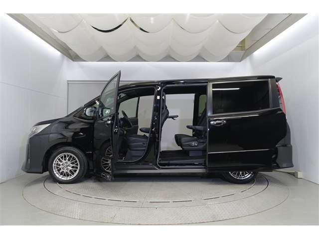 ノア1.8 ハイブリッド Si W×B II