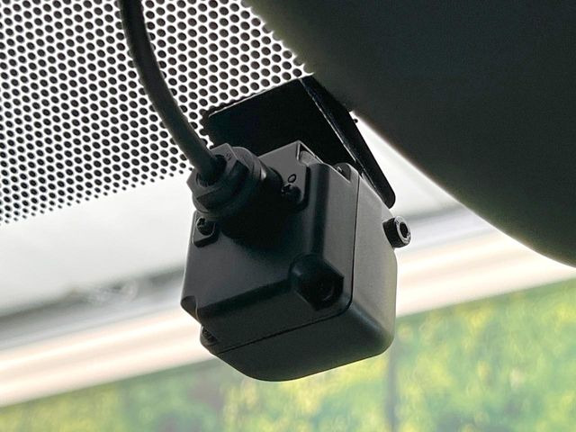 【ドライブレコーダー】ドライブレコーダー装備!走行中はもちろん、あおり運転や事故に遭遇した際、映像で記録し、万一のリスクに備えます。※記録用SDカードはお客様ご自身でご準備いただく必要があります。