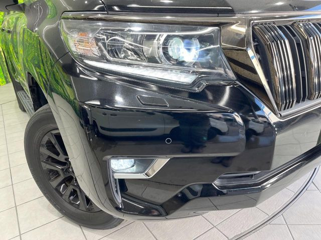 �yLED�w�b�h���C�g�z���V����ԑ��s�����ǍD�Ȏ��E���m�ۂ����S���ĉ^�]�ł��鍂�P�xLED�w�b�h���C�g�𑕔�!�_�����x�������A����d�͂��}�����Ă��܂��B