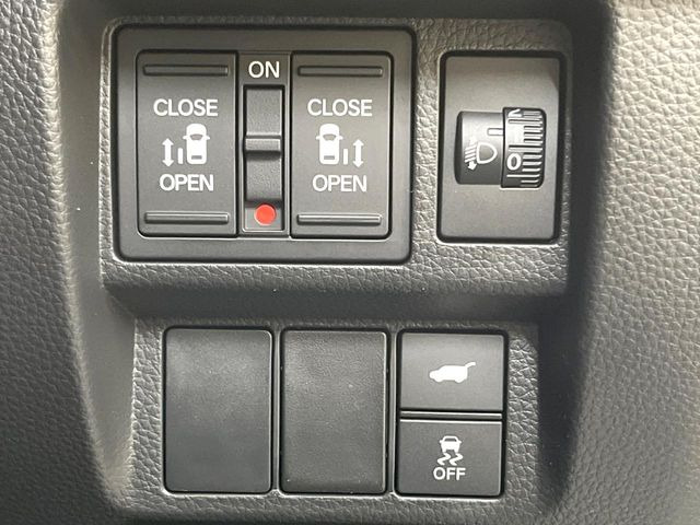 �y�����p���[�X���C�h�h�A�z�X�}�[�g�L�[��^�]�Ȃ̃X�C�b�`�Ō�ȗ����X���C�h�h�A�̊J���\���d��������͂����ăh�A���J����K�v�������A�����Ȃ��q�l�ł��ȒP�ɊJ���߂ł����K�ł���