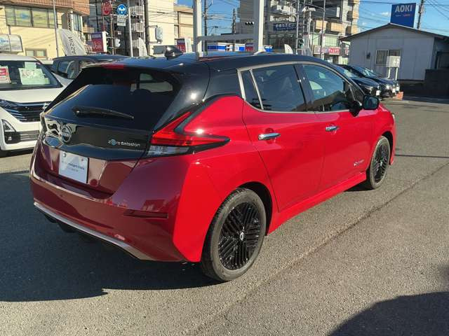 リーフe+ X 90周年記念車