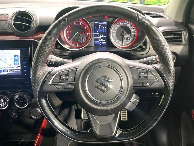 �y�����v�����X�e�A�����O�z�㎿�Ȋv���g�p���邱�ƂŁA��ɂ����������݂ƂĂ��^�]���₷���n���h���ł���