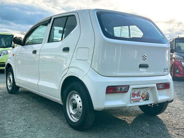 ���X�ł͌y�����Ԃ��畁�ʎԂ܂ŕ��L���I�[�����[�J�[�̎Ԏ�E�F�E�O���[�h��L�x�ɑ����Ă���܂��B