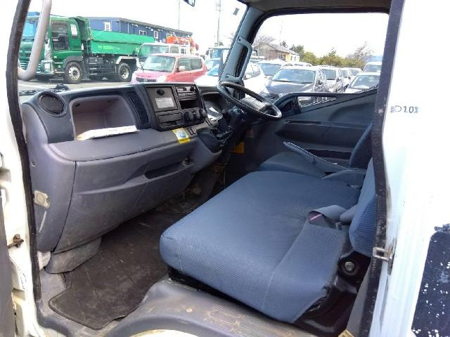 キャンターダンプ