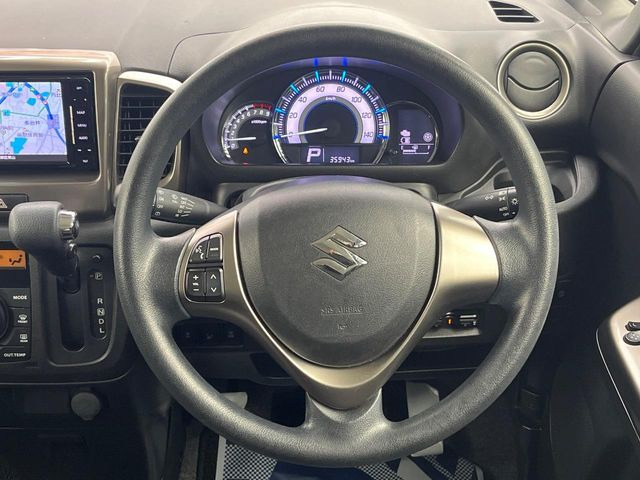 �y�X�e�A�����O�X�C�b�`�z�^�]���A�O������ڐ������炷���ƂȂ��A�I�[�f�B�I���̑��삪�\�ȕ֗��@�\!���S&���K�ȃh���C�u�����o���Ă���܂���