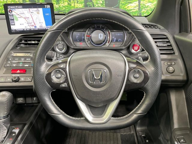 �y�����v�����X�e�A�����O�z�㎿�Ȋv���g�p���邱�ƂŁA��ɂ����������݂ƂĂ��^�]���₷���n���h���ł���