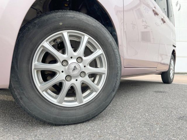 �y13�C���`�A���~�z�C�[���z�O�ςɃ}�b�`�����A���~�z�C�[���𑕒����Ă���܂��B�e��A���~�z�C�[����A�X�^�b�h���X�^�C�����戵�����Ă���܂��B���񂲑��k����������