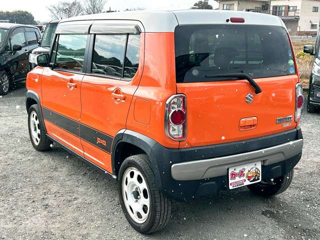 ���X�ł͌y�����Ԃ��畁�ʎԂ܂ŕ��L���I�[�����[�J�[�̎Ԏ�E�F�E�O���[�h��L�x�ɑ����Ă���܂��B