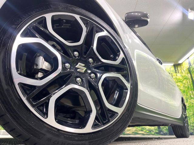 �y����17�C���`�A���~�z�C�[���z�O�ςɃ}�b�`���������A���~�z�C�[���𑕒����Ă���܂��B�e��ЊO�A���~�z�C�[����A�X�^�b�h���X�^�C�����戵�����Ă���܂��B���񂲑��k����������