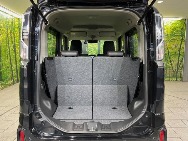 ���i�̂���������ʋ΁A���}���ɏ\���ȉ׎��X�y�[�X���m�ۂ��Ă���܂��B�Z�J���h�V�[�g��|���ƁA�傫�ȉו��̐ύڂ��\�ł���