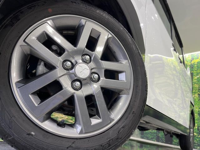 �y����15�C���`�A���~�z�C�[���z�O�ςɃ}�b�`���������A���~�z�C�[���𑕒����Ă���܂��B�e��ЊO�A���~�z�C�[����A�X�^�b�h���X�^�C�����戵�����Ă���܂��B���񂲑��k����������