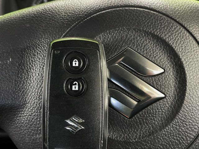 �y�L�[���X�X�^�[�g�V�X�e���z�J�o����|�P�b�g�ɓ��ꂽ�܂܂ł��h�A�̎{���E�������\�ȃX�}�[�g�L�[�𑕔��B�G���W���̃I���E�I�t�����J�M�����o���K�v����������Ƃ��Ă��֗��ł���