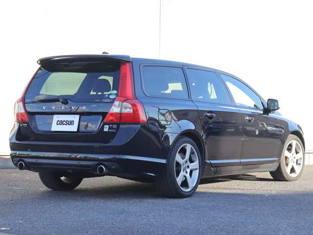 �G���W���I�C���̓t�����X��MOTUL(���`���[��)���g�p���Ă��܂��B�V���{���{�e���f���ɓK������قȂ�S�x�̃I�C�������p�ӂ��Ă��܂��B