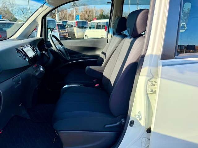 ���������ԑ����W�����ł�!���̋@��ɐ��񂲗��X������!