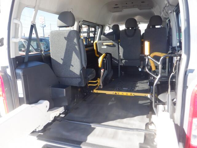 ���Ԃ̕��́A��֓� �u���C���^�[IC�v�~��Ă���