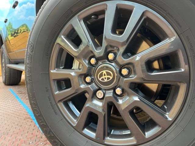 �y����18�C���`�A���~�z�C�[���z�O�ςɃ}�b�`���������A���~�z�C�[���𑕒����Ă���܂��B�e��ЊO�A���~�z�C�[����A�X�^�b�h���X�^�C�����戵�����Ă���܂��B���񂲑��k����������