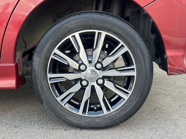 �y����14�C���`�A���~�z�C�[���z�O�ςɃ}�b�`���������A���~�z�C�[���𑕒����Ă���܂��B�e��ЊO�A���~�z�C�[����A�X�^�b�h���X�^�C�����戵�����Ă���܂��B���񂲑��k����������