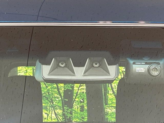 �y�X�}�[�g�A�V�X�g�z���s���ɑO���̎ԗ�����F�����A�Փ˂������Ȏ��͌x��ƃu���[�L�ŏՓˉ���Ɣ�Q�y�����A�V�X�g�B�����S�Ƀh���C�u�����y���݂��������܂��B