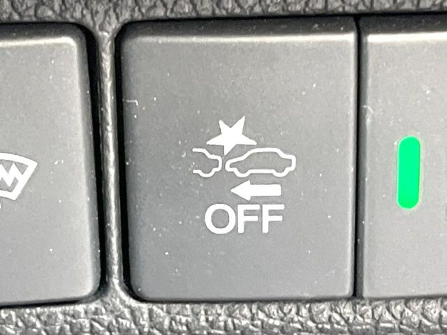 �y�z���_�Z���V���O�z���s���ɑO���̎ԗ�����F�����A�Փ˂������Ȏ��͌x��ƃu���[�L�ŏՓˉ���Ɣ�Q�y�����A�V�X�g�B�����S�Ƀh���C�u�����y���݂��������܂��B