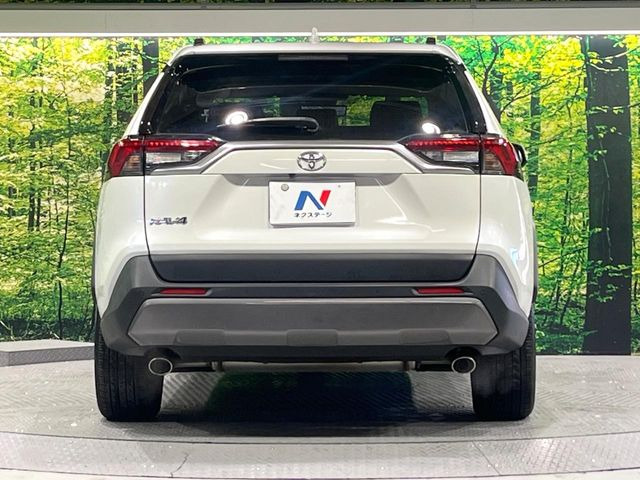 安心の最長10年・走行無制限保証(有償)をご用意。保証内容も充実はもちろん、無料点検&オイル交換や、年中無休の全国・24時間ロードサービスも付帯されておりますのでご安心下さい。