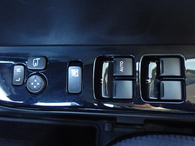 �d���i�[���h�A�~���[�E�p���[�E�B���h�E�������Ă��܂��B