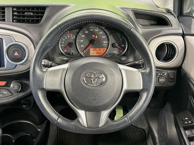 �y�����v�����X�e�A�����O�z�㎿�Ȋv���g�p���邱�ƂŁA��ɂ����������݂ƂĂ��^�]���₷���n���h���ł���