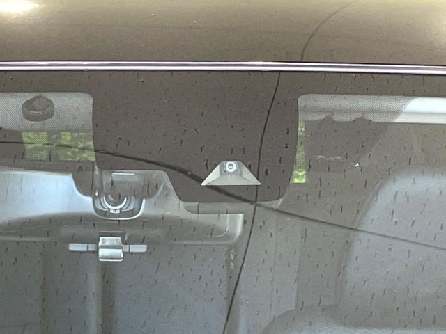 �y�C���e���W�F���g�G�}�[�W�F���V�[�u���[�L�z�t�����g�J�����őO���̎ԗ�����s�҂����m�B�Փ˂������Ȏ��͏Փ˔�Q�y���u���[�L���쓮�A�Փˉ�����T�|�[�g�B�����S�Ƀh���C�u�����y���݂��������܂��B