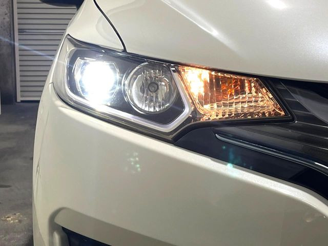 �yLED�w�b�h���C�g�z���V����ԑ��s�����ǍD�Ȏ��E���m�ۂ����S���ĉ^�]�ł��鍂�P�xLED�w�b�h���C�g�𑕔�!�_�����x�������A����d�͂��}�����Ă��܂��B