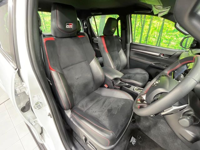 �y�n�[�t���U�[�V�[�g�z�������ƍ���S�n�𗼗������l�C�̃V�[�g���w�ʁE���ʂ̃t�@�u���b�N�f�ނ́A�ʋC���̗ǂ��⊊��ɂ����ɗD��Ă��܂��B�C���╞���ɍ��E���ꂸ���K�ɂ���肢�������܂��B