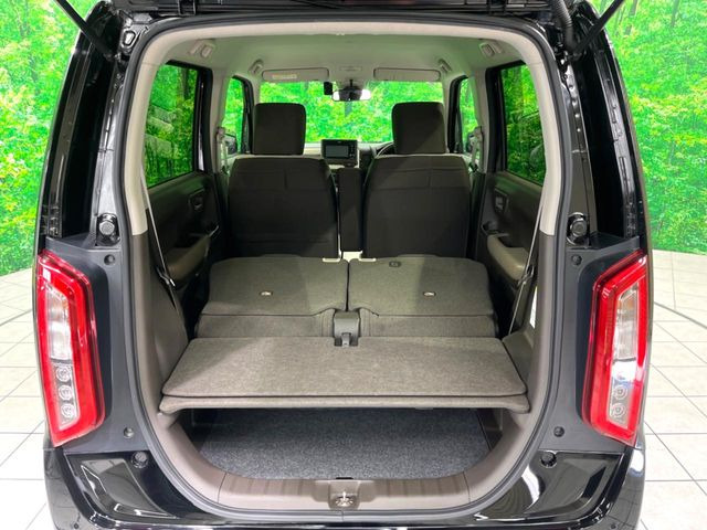 ���i�̂���������ʋ΁A���}���ɏ\���ȉ׎��X�y�[�X���m�ۂ��Ă���܂��B�Z�J���h�V�[�g��|���ƁA�傫�ȉו��̐ύڂ��\�ł���