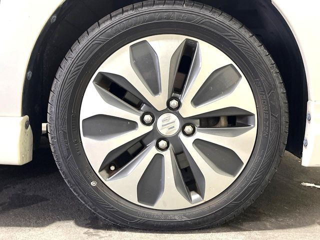 �y�����A���~�z�C�[���z�O�ςɃ}�b�`���������A���~�z�C�[���𑕒����Ă���܂��B�e��ЊO�A���~�z�C�[����A�X�^�b�h���X�^�C�����戵�����Ă���܂��B���񂲑��k����������