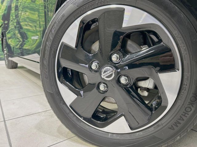 �y����14�C���`�A���~�z�C�[���z�O�ςɃ}�b�`���������A���~�z�C�[���𑕒����Ă���܂��B�e��ЊO�A���~�z�C�[����A�X�^�b�h���X�^�C�����戵�����Ă���܂��B���񂲑��k����������