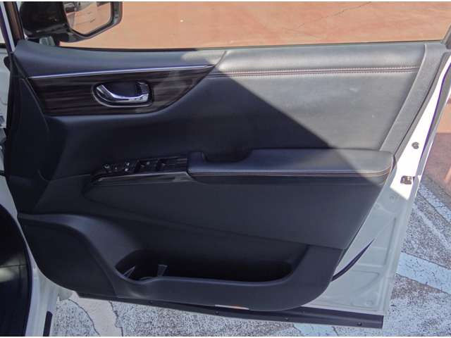 エルグランド2.5 250ハイウェイスターS アーバンクロム