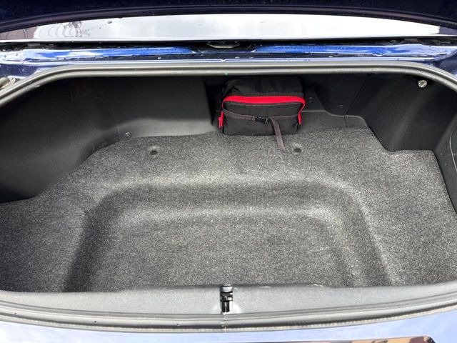 ���i�̂���������ʋ΁A���}���ɏ\���ȉ׎��X�y�[�X���m�ۂ��Ă���܂��B