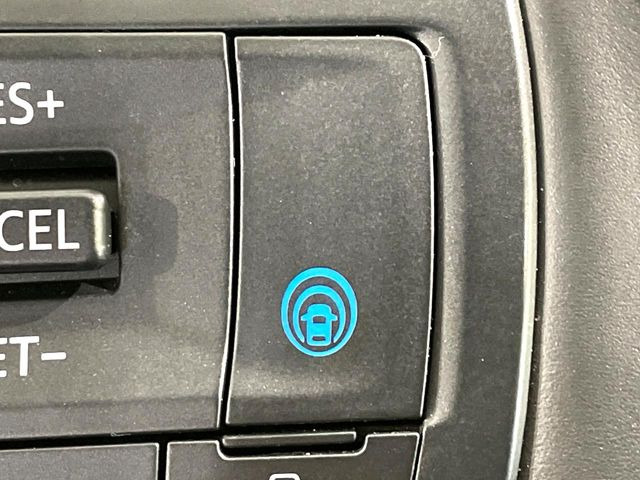 �y�v���p�C���b�g�z�������H�ł̒��������s���y��!!�a�؎��Ə��񑖍s�̃V�[���ŁA�A�N�Z���E�u���[�L�E�X�e�A�����O�������Ő��䂵�A�������^�]�̕��S���y�����Ă���܂���